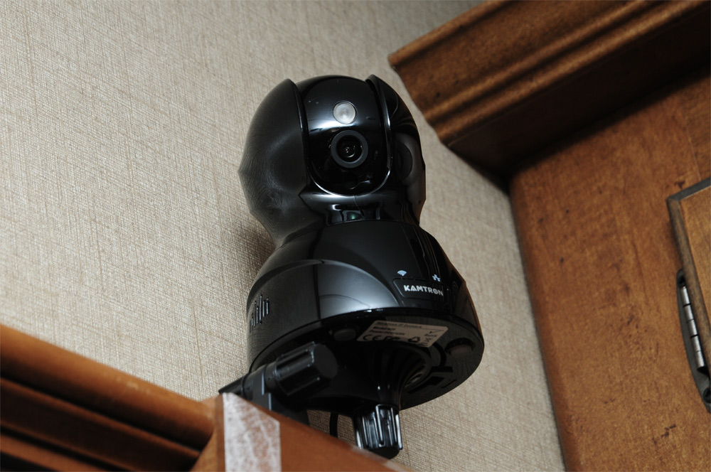 Kamtron 1080P installed on a door frame