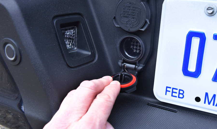 Ford F-150 Integrated 7-Way Receptacle