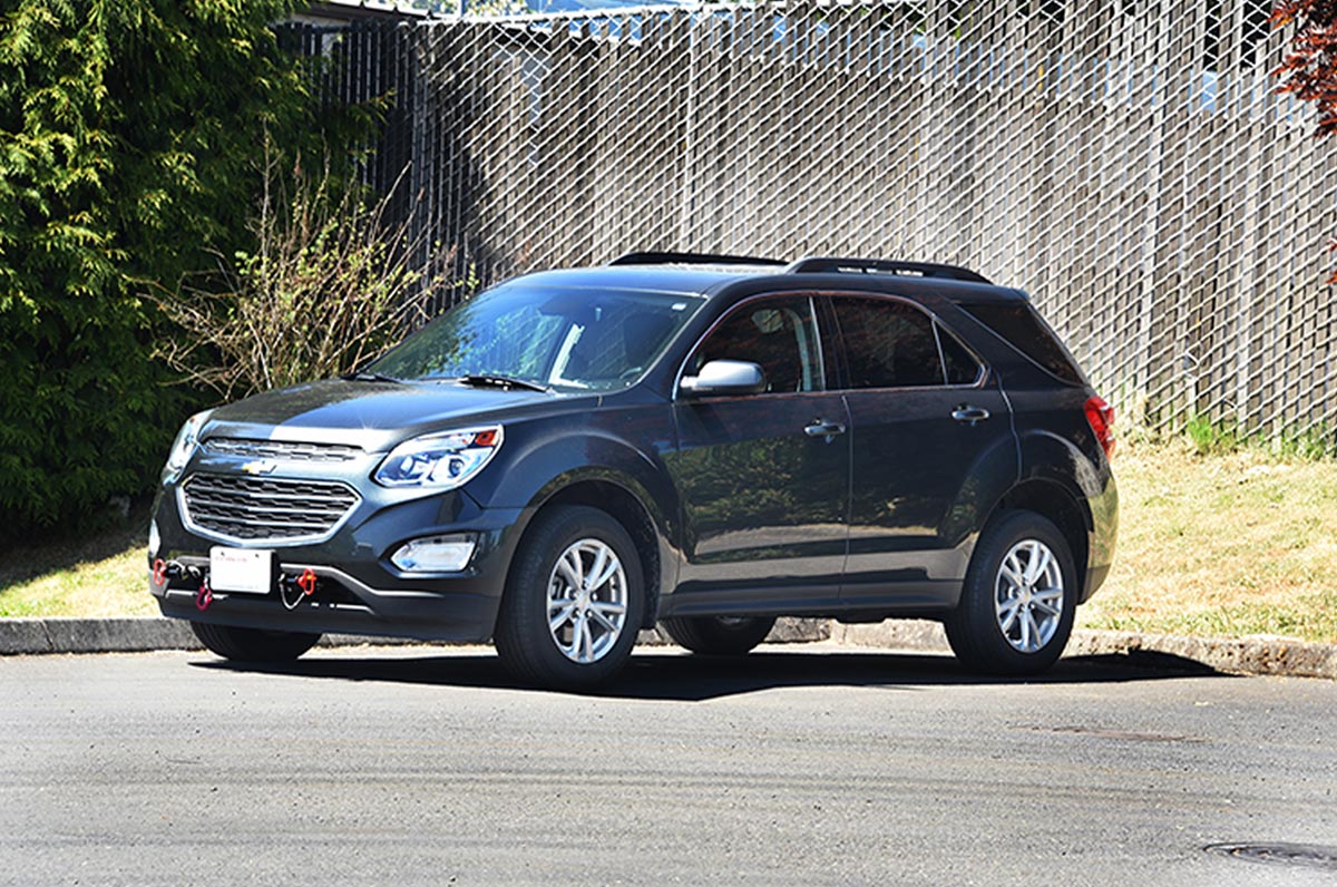 2017 Chevy Equinox fitted with a Roadmaster baseplate