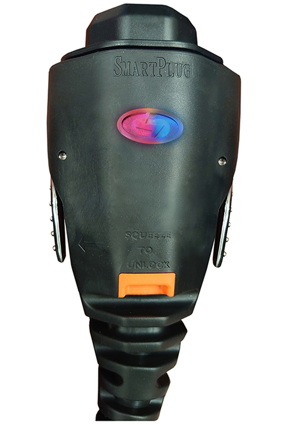 close view of SmartPlug with integrated LED reverse-polarity indicators