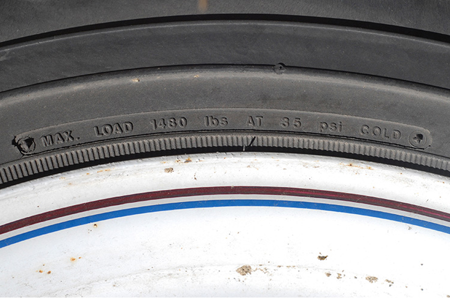 tire closeup with max load 1480 lbs at 35 psi