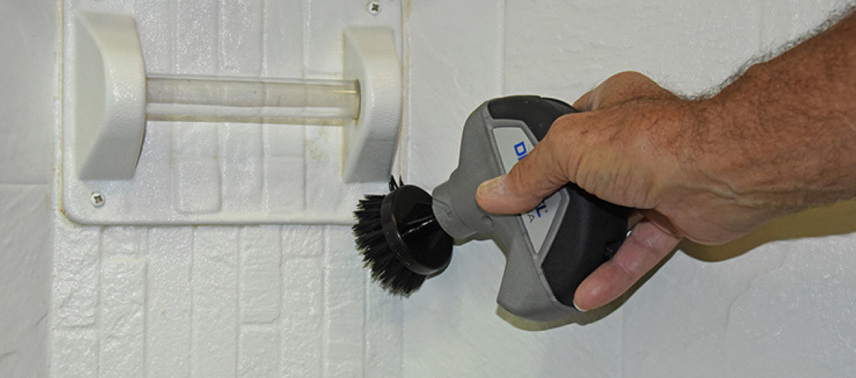The Versa’s bristle brush