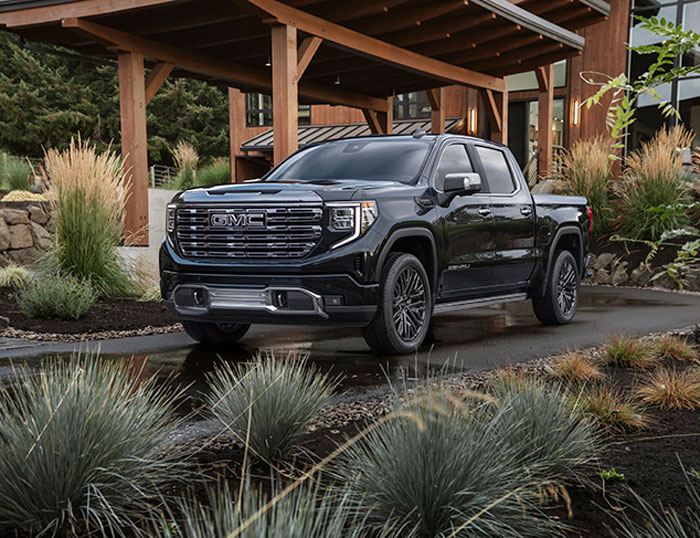 GMC’s upscale 2022 Denali Ultimate includes Super Cruise hands-free driver assistance technology that can also be used while trailering