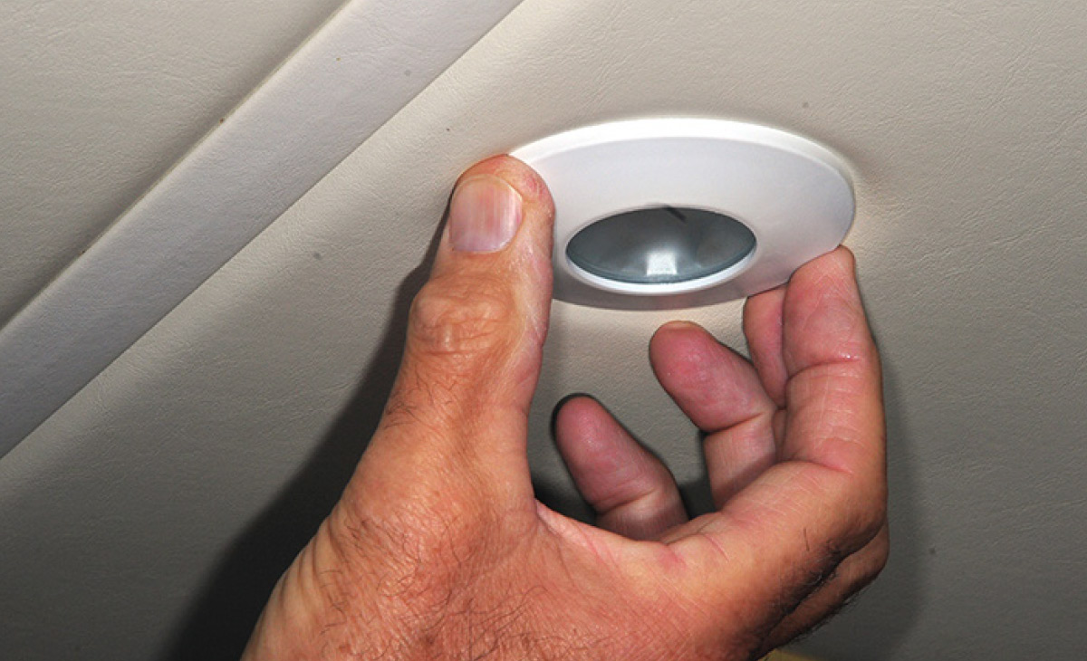 The hardest part of replacing the bulb is getting a strong grip