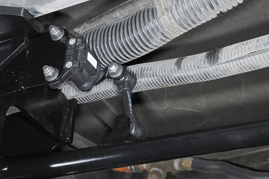 height sensor is connected via ball studs