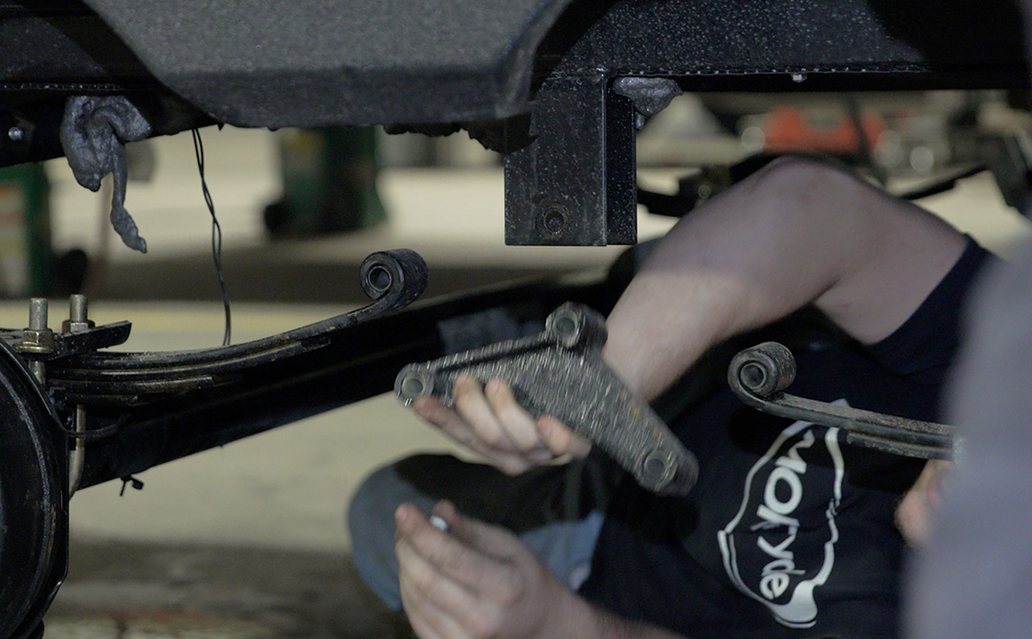 RV mechanic removes the stock equalizer