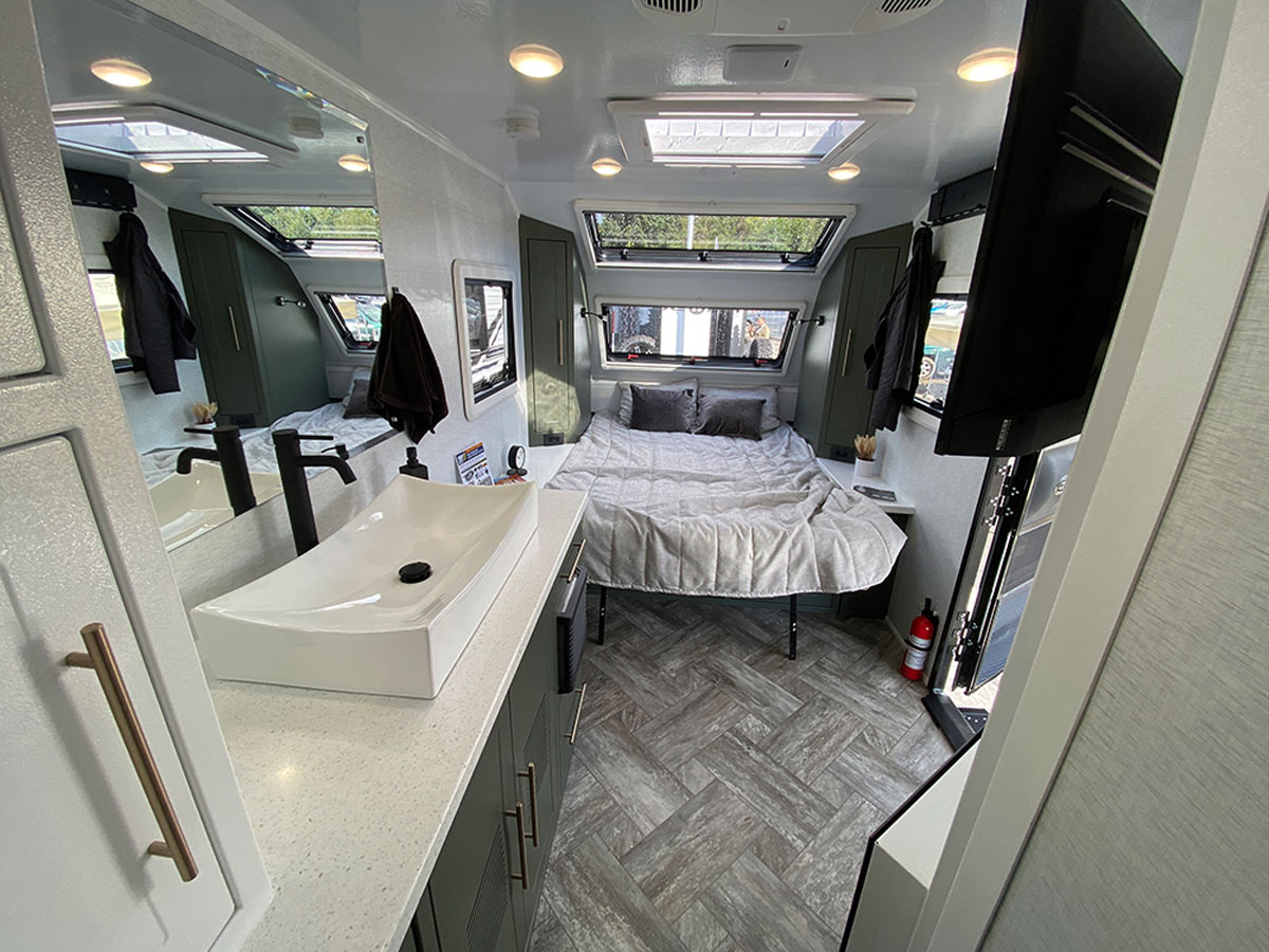 bed of palomino rv