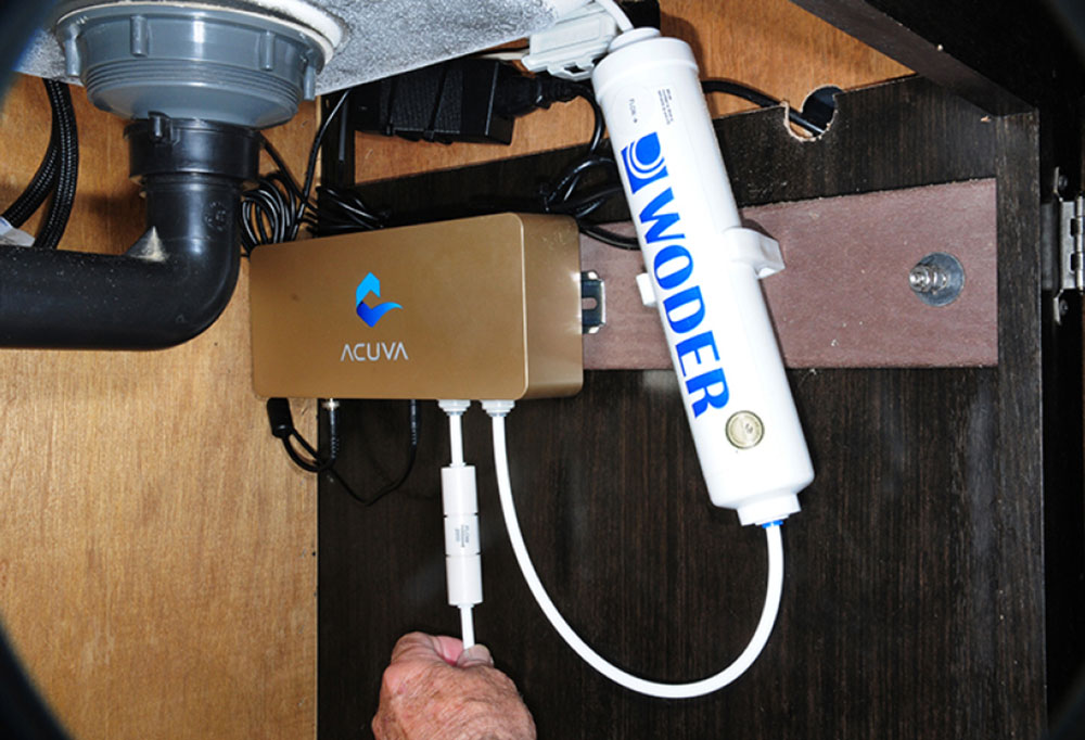 Flow restrictor placed onto waterline