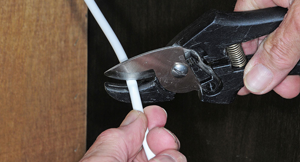 Cutting 1/4 water line from T-fitting