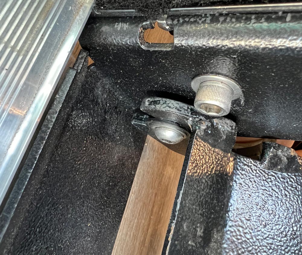 Bolt head on bracket